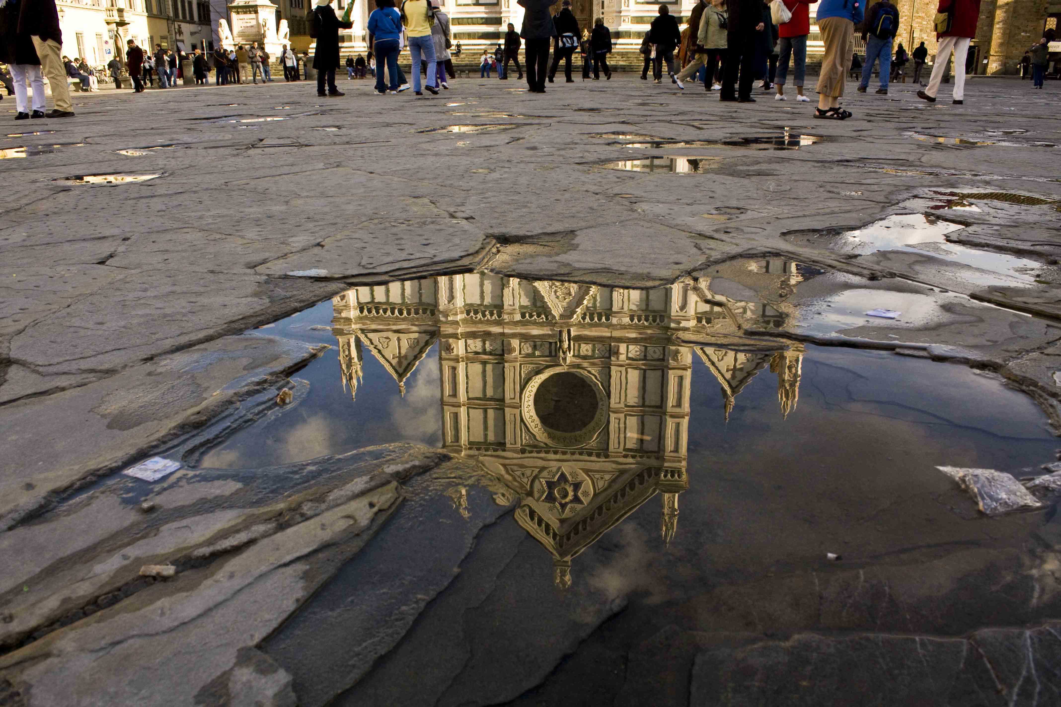 ITALY THOUGH THE MIRROR
